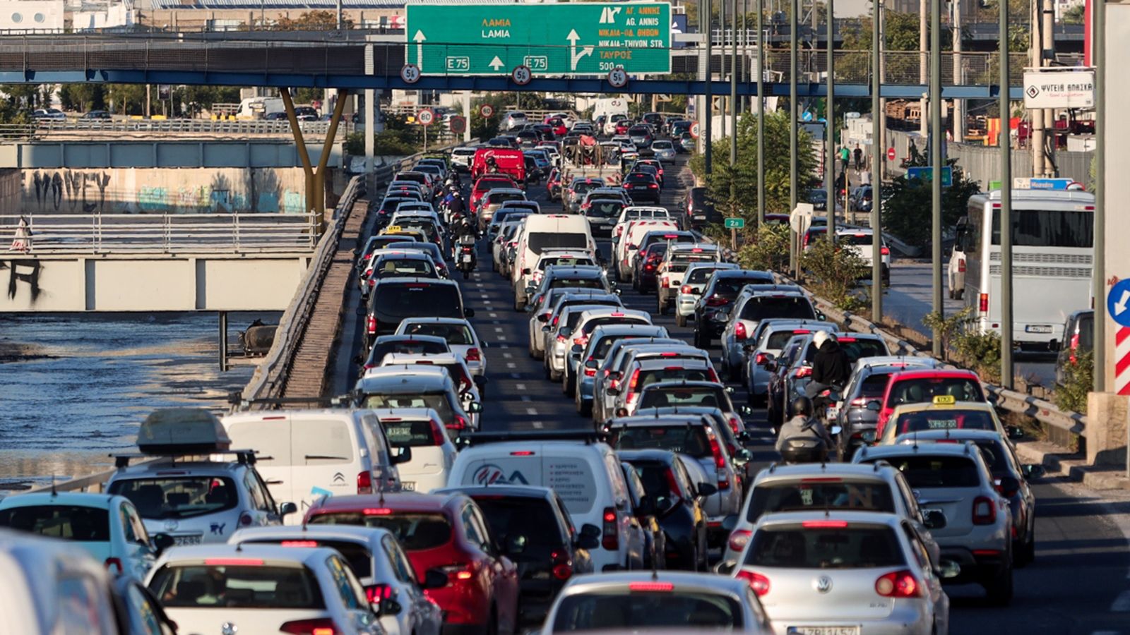 Ανατροπή: Η ΕΕ διατηρεί βενζίνη/diesel και μετά το 2035